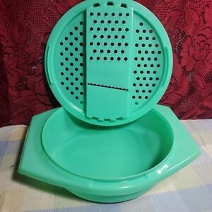 Tupperware 786-6 Vintage Grater Slicer Bowl Set Seafoam Green Kitchen‎ Retro USA